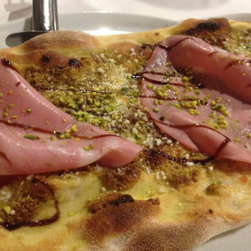 Pinsa pistacchio mortadella - Della Nonna, Cerveteri