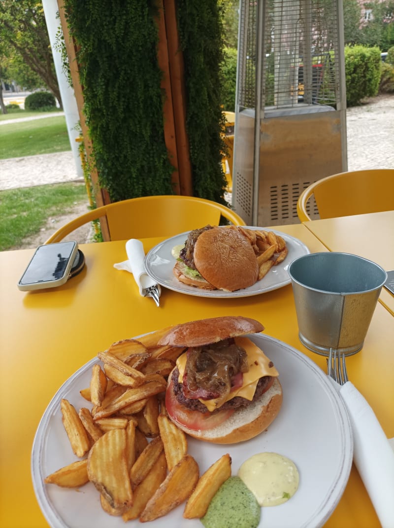 B Perfect Burgers, Lisbon