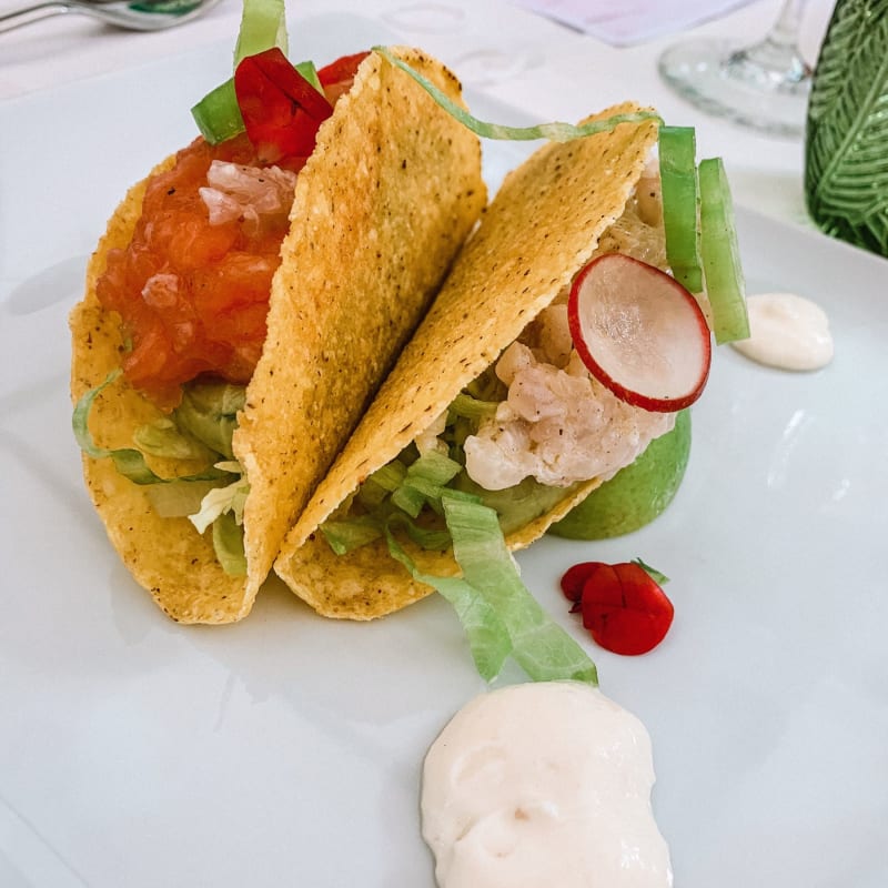 Tacos di tartare di salmone e branzino  - La Caplania, San Colombano Al Lambro