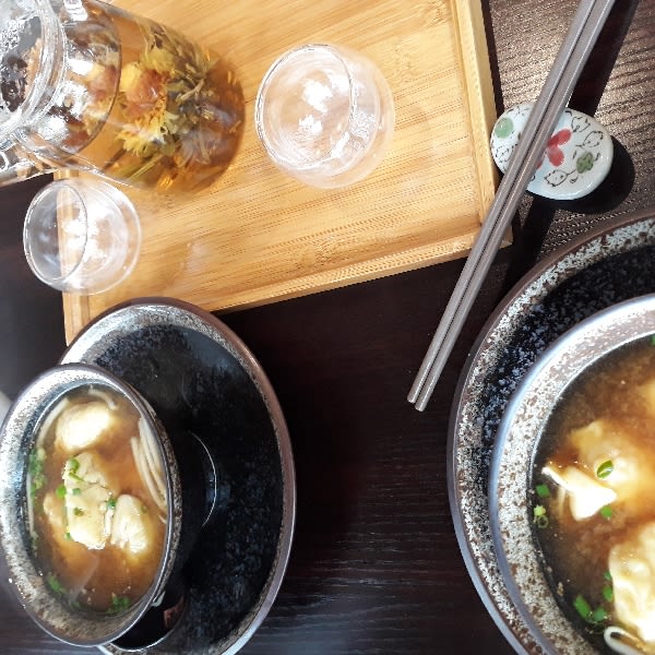 Soupe de raviolis et thé - Nagoya, Paris