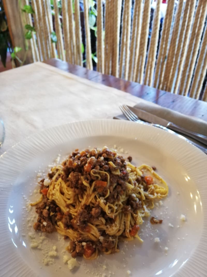 Tagliolini al ragù bianco - Ristorante Benigni