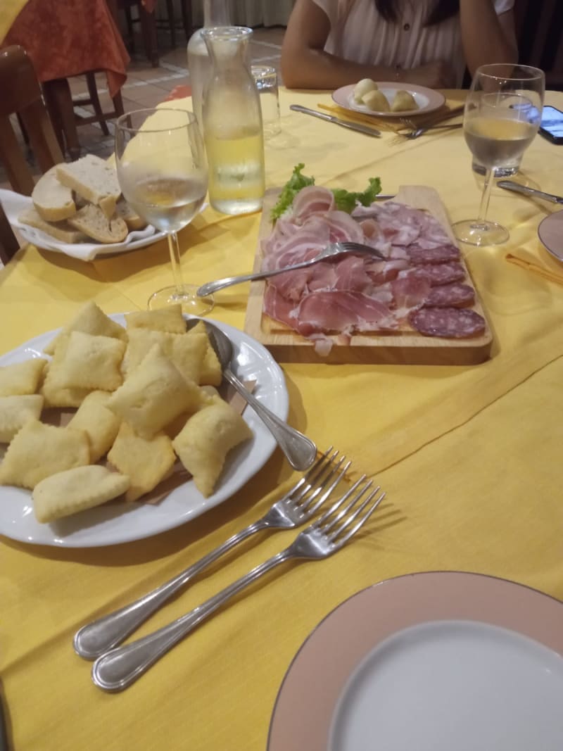 Tagliere di salumi e pincini
 - Trattoria Cavallucci