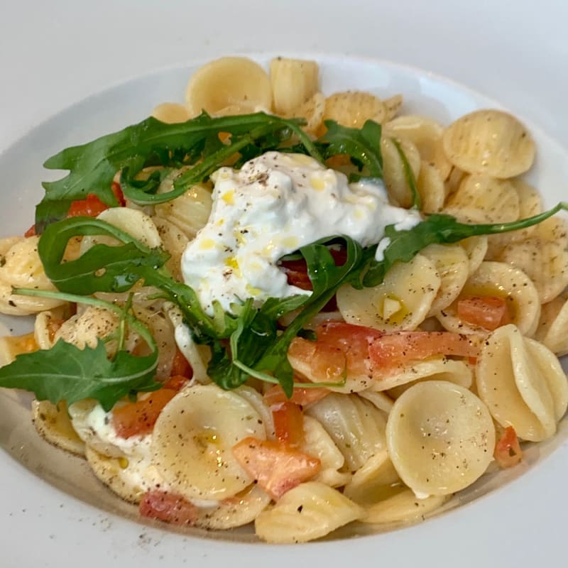 Orecchiette aux tomates fraîches, ail et burrata - Grotto 2, Pully