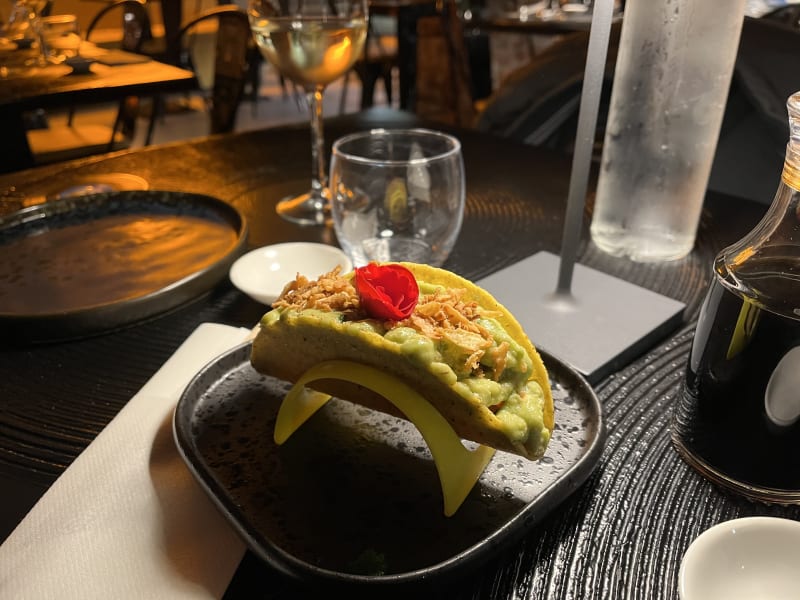 Tacos di tonno, guacamole, cipolla croccante e salsa dello chef - Sushi&Sound, Milan