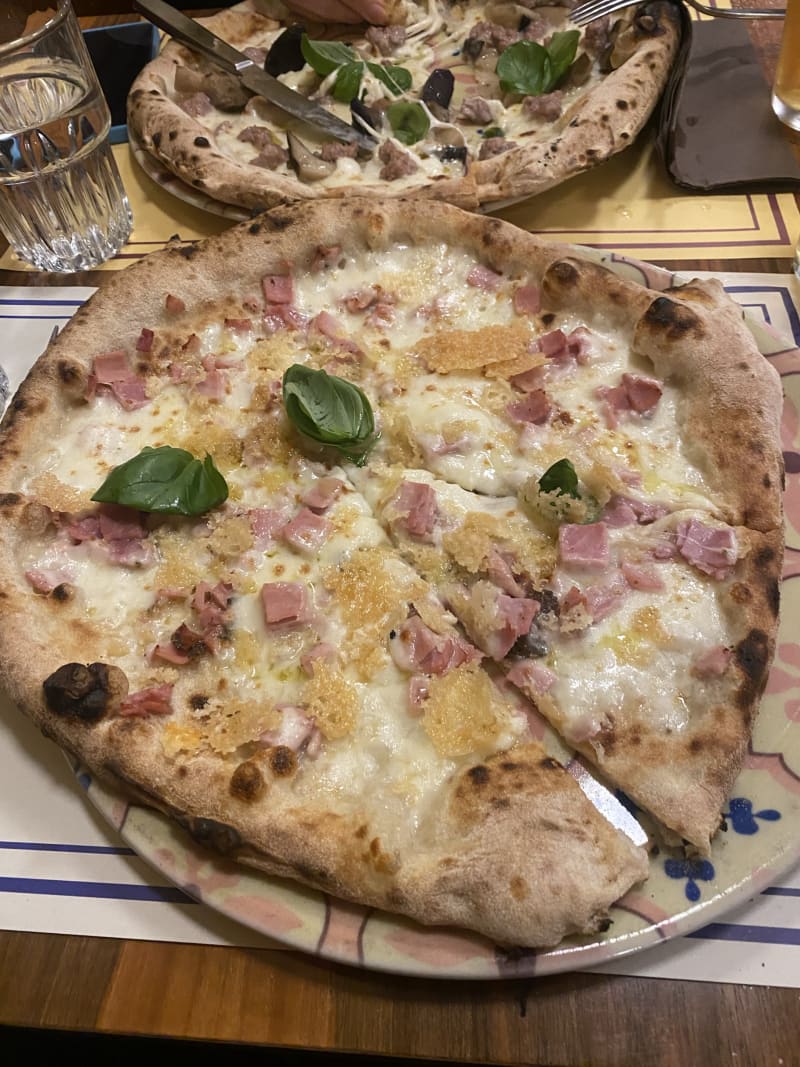 Lievità Sottocorno - Pizzeria Gourmet, Milan