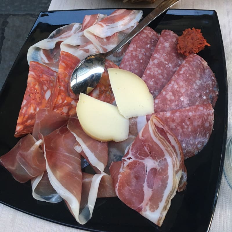 Varietà di salumi accompagnati da un solo formaggio - Da Pino & Pino, Turin