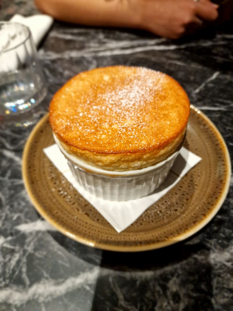 « Le » soufflé maison au grand marnier - Café Victor - Restaurant Brasserie, Rouen