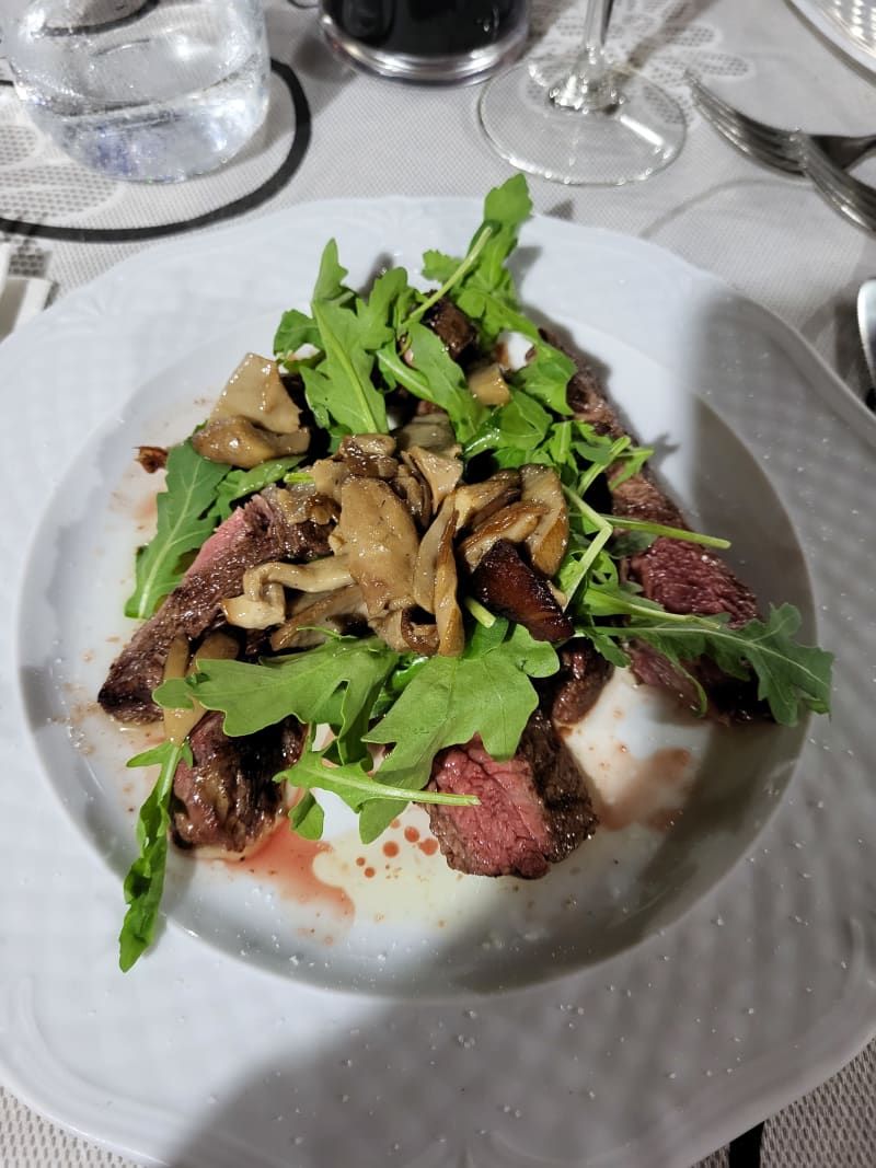 Tagliata rucola e porcini - Raiano Antica