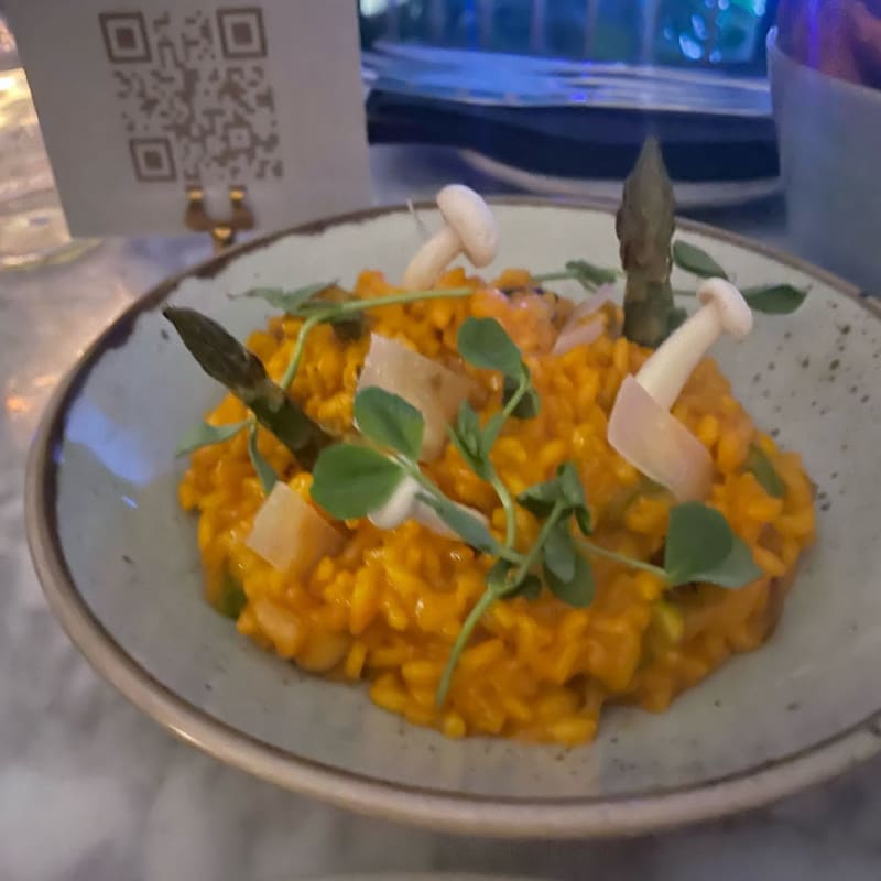 Luna Gin Bar and Restaurant a Londra Menu, prezzi, immagini