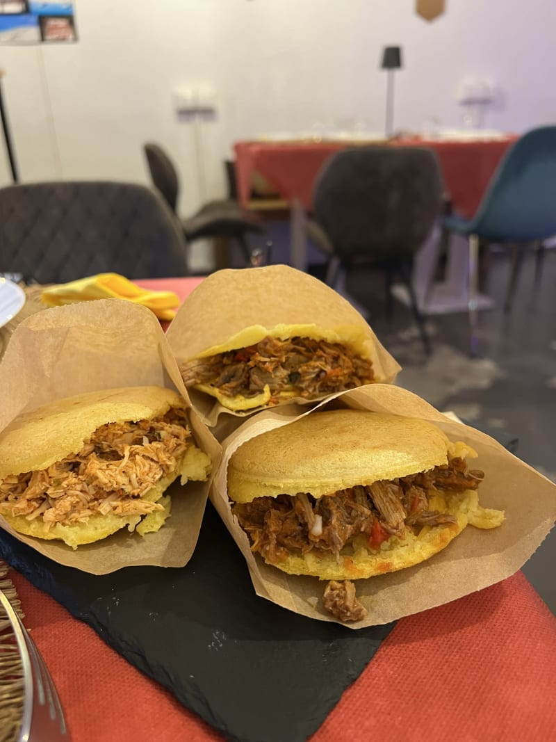 Arepa di maìs - Canaima cucina Venezuelana, Brescia