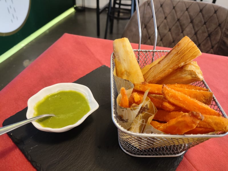 Yuca con salsa vegan - Canaima cucina Venezuelana, Brescia