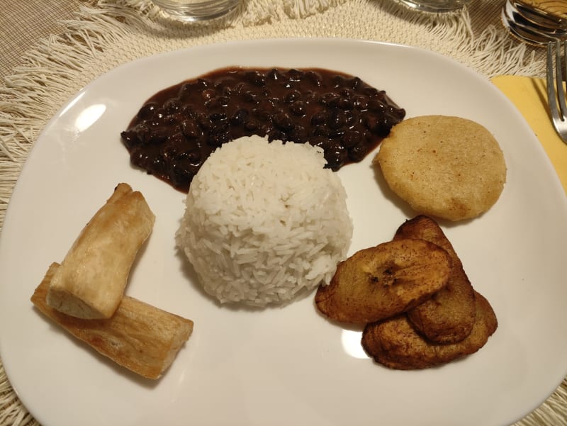 Pabellòn vegan - Canaima cucina Venezuelana, Brescia