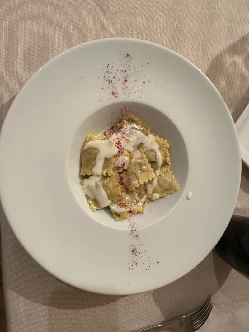 ravioli quadrati ai 3 arrosti con castelmagno - Ristorante Museum, Alba