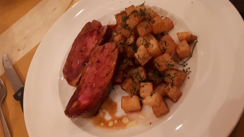 Tagliata di controfiletto con patate - Osteria da Trombicche, Siena