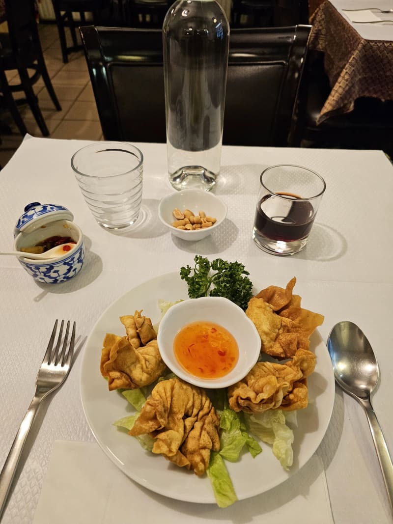 Thai Panthong, Paris