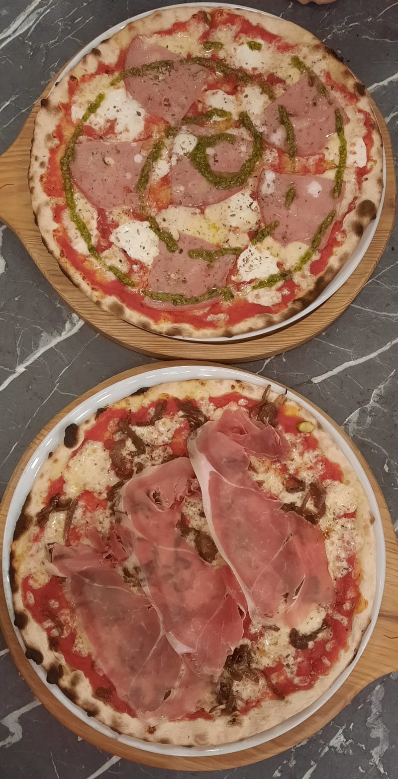 Pizzaria Luzzo Saldanha, Lisbon