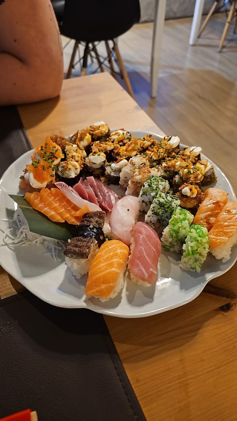 KOI Sushi House