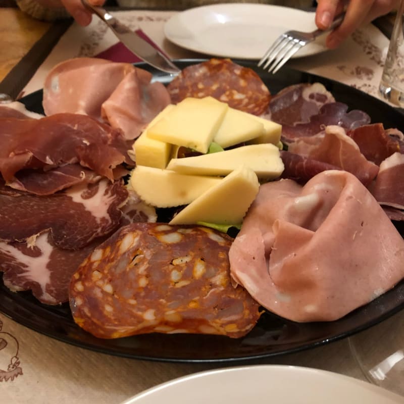 Gran tagliere formaggi e salumi - RistoPub Alritrovo, Bologna