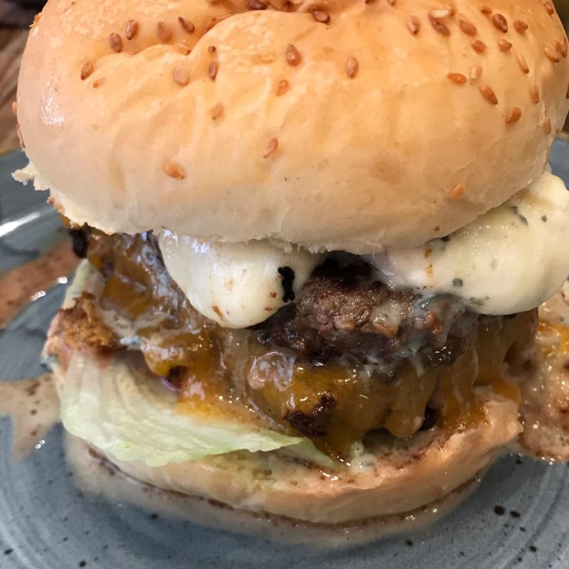 À tomber - Bistro Burger Montorgueil, Paris