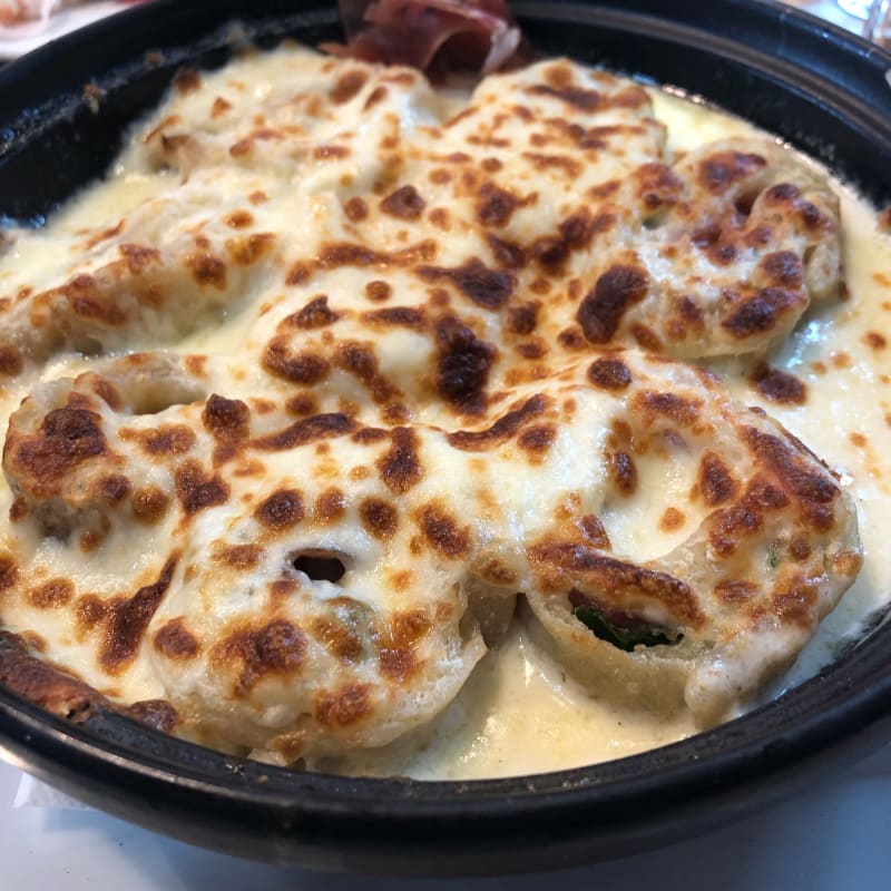 Mini pizzas roulées et gratinées  - Ristorante Del Arte - Cité de l'Automobile Reims, Reims