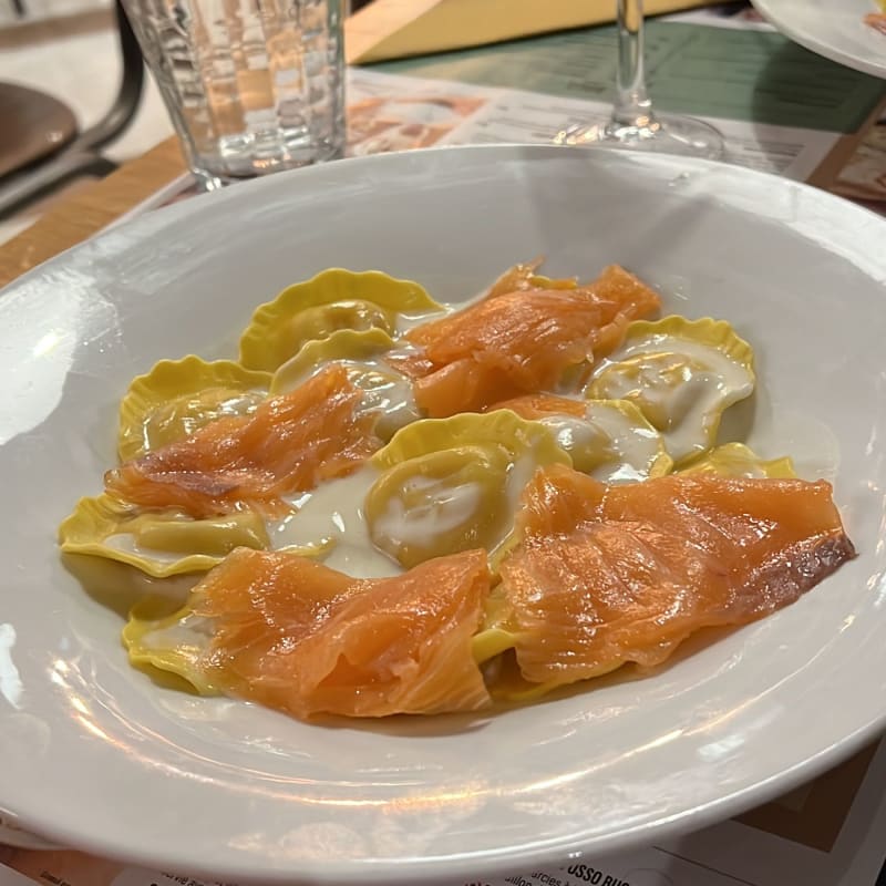 Servi avec une sauce à la crème citronnée  - Ristorante Del Arte - Cité de l'Automobile Reims, Reims