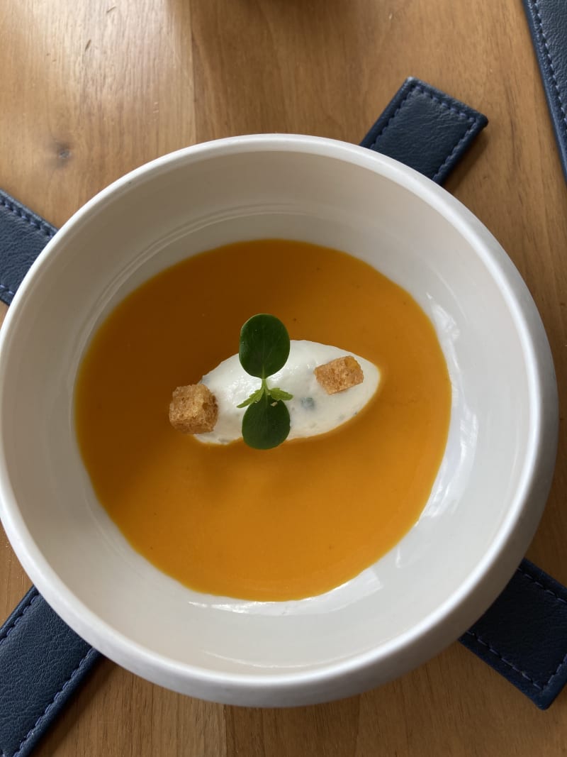 Amuse-bouche au chèvre et poivron - Le Panoramique du Domaine de la Corniche