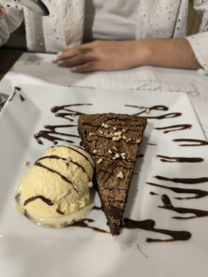 Brownie de chocolate - Chefe Guiga Restaurant Steakhouse, Lisbon
