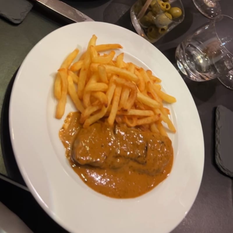 Entrecôte sauce d’auteur et frites - Wine & Beef Lévrier, Geneva