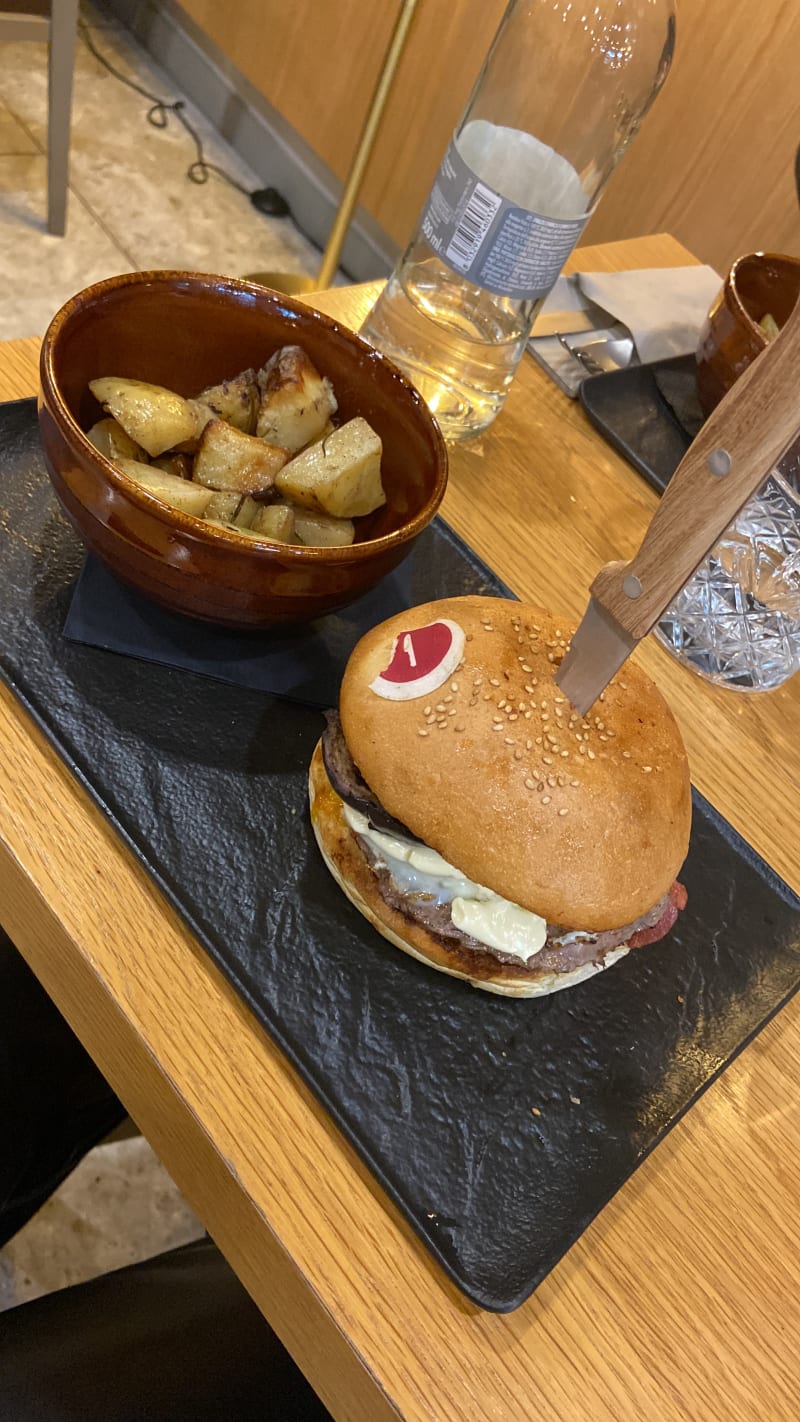 Fatto Bene Burger Buonarroti, Milan