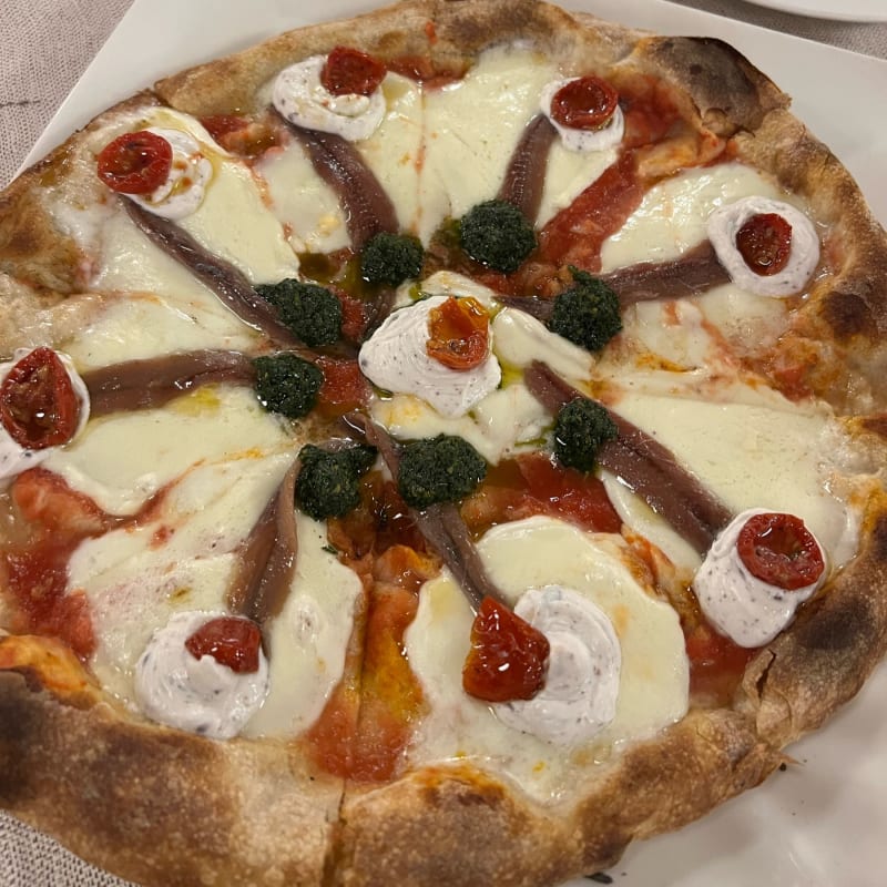 Pizza Gourmet Acciuga - ENOTECA VENETA EMOZIONI, Conegliano