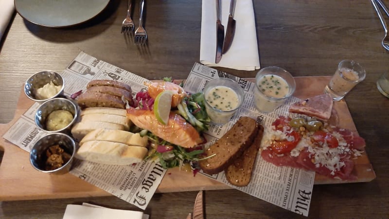 Plank voorgerecht voor 2 - De Smaak van Hoenderloo, Hoenderloo