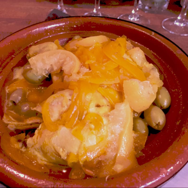 Tajine Poulet olive citrons confits - Le Souk, Lille