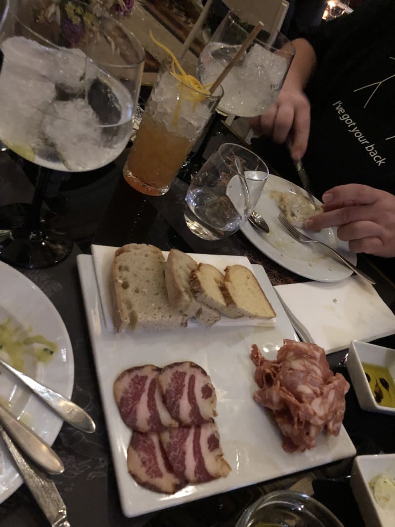 Gin Lovers Bar & Restaurant in Lisbon Restaurant Reviews, Menu and