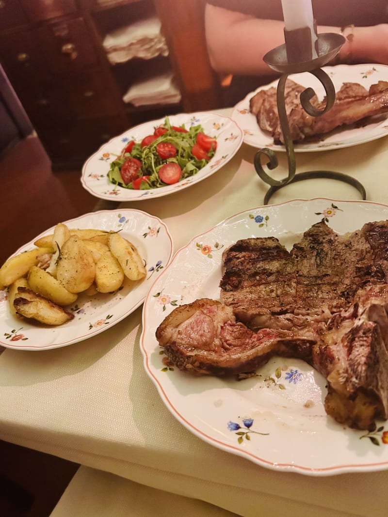 Bistecca alla fiorentina scottona chianina-bistecca alla fiorentina - Il Paiolo, Florence