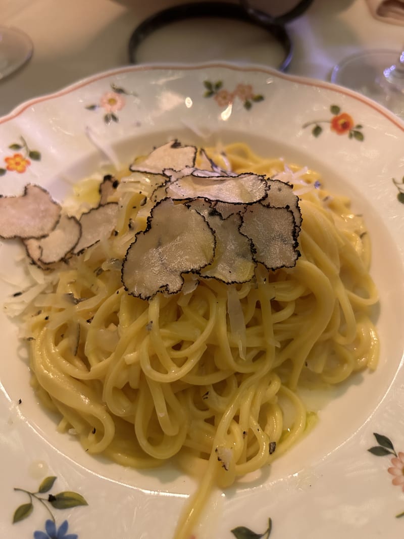 Tagliolini con fonduta di pecorino e tartufo nero - Il Paiolo, Florence