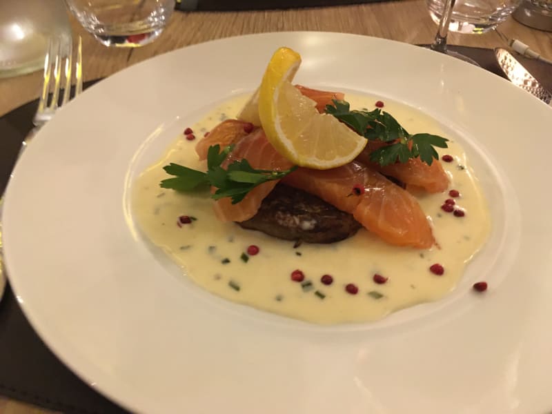 Le saumon mariné gravlax, blinis tiède au sarrazin, crème de ciboulette - La Table d'Étienne, Saint-Raphaël