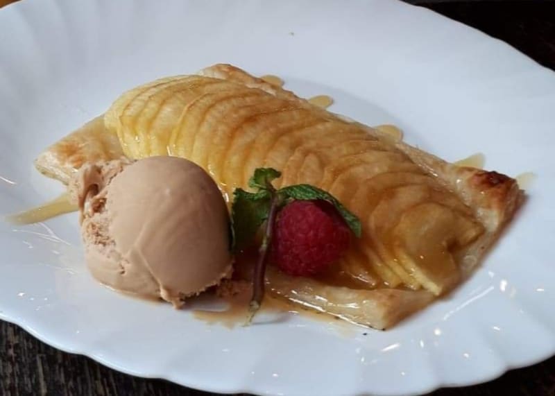 Tarte pommes, glace caramel - La Casa, Rueil-Malmaison