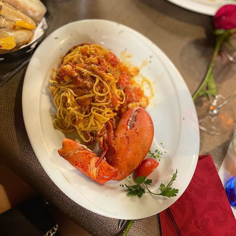 We got plenty of lobster which was lovely!!  - Osteria ae sconte, Venice