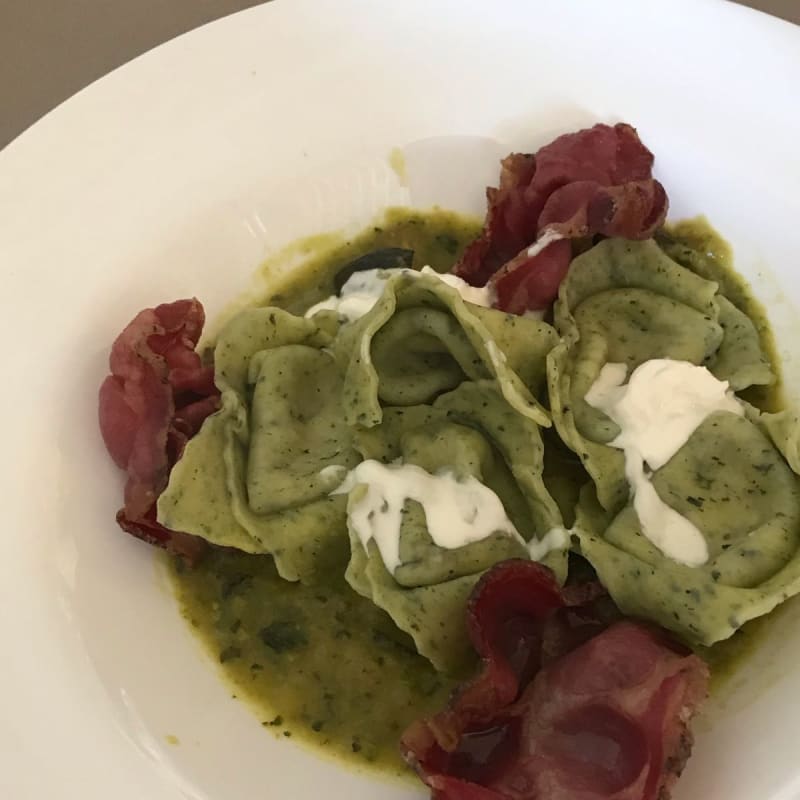 Tortello ripieno con burrata, capocollo e zucchine - D'Elite