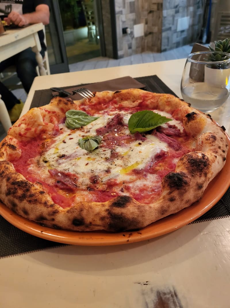Viola 3.0 Pizzeria a Lago Patria Menu, prezzi, immagini, recensioni e