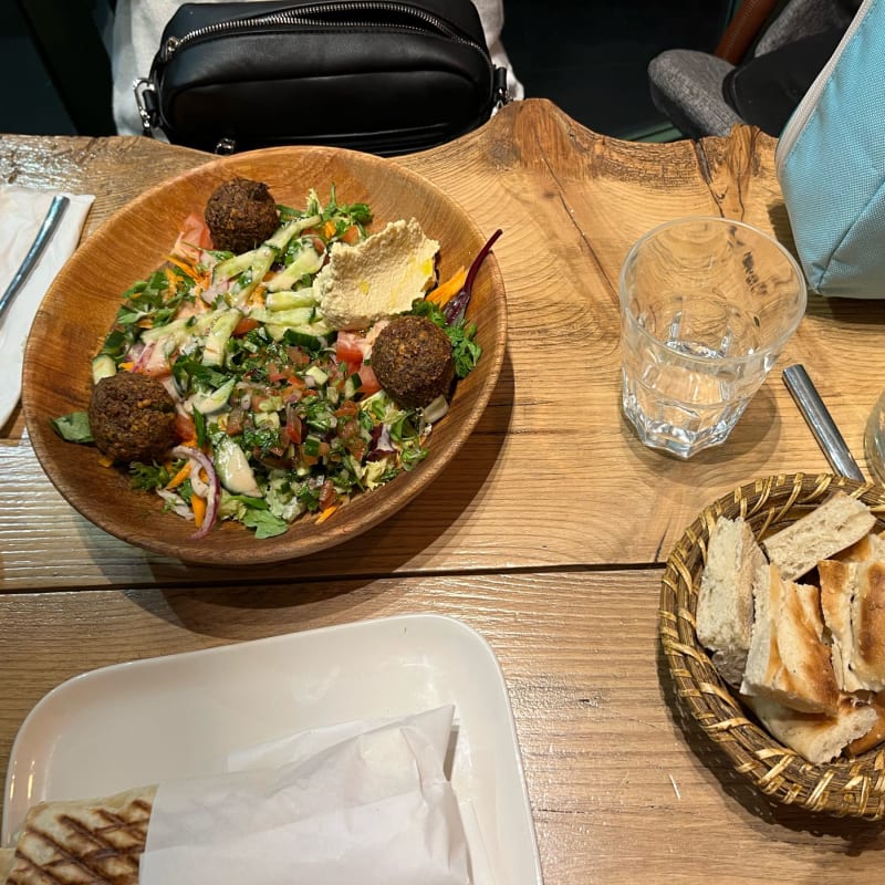 Salad falafels - Chez Funda, Paris