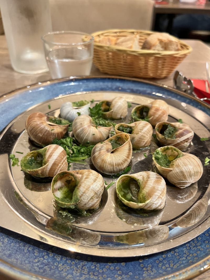 12 escargots 🐌  - Le Boui Boui, Paris