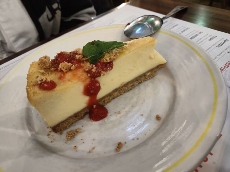 White chocolate cheesecake - Jamie Oliver's Pizzeria, Lisbon