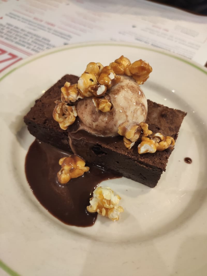 Chocolate brownie - Jamie Oliver's Pizzeria, Lisbon