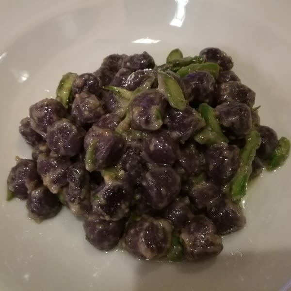 gnocchi neri con asparagi - LA LOCANDA DI LORI, Turin