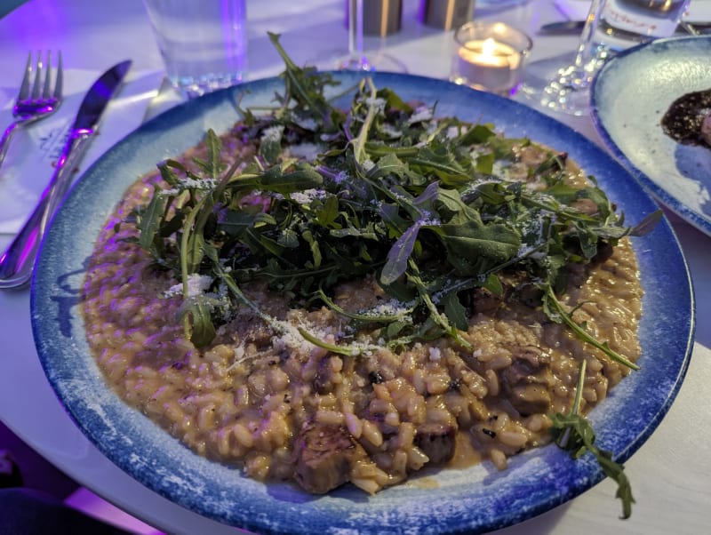 Cosmopolitan i Göteborg - Restaurangens meny, öppettider, bokning ...