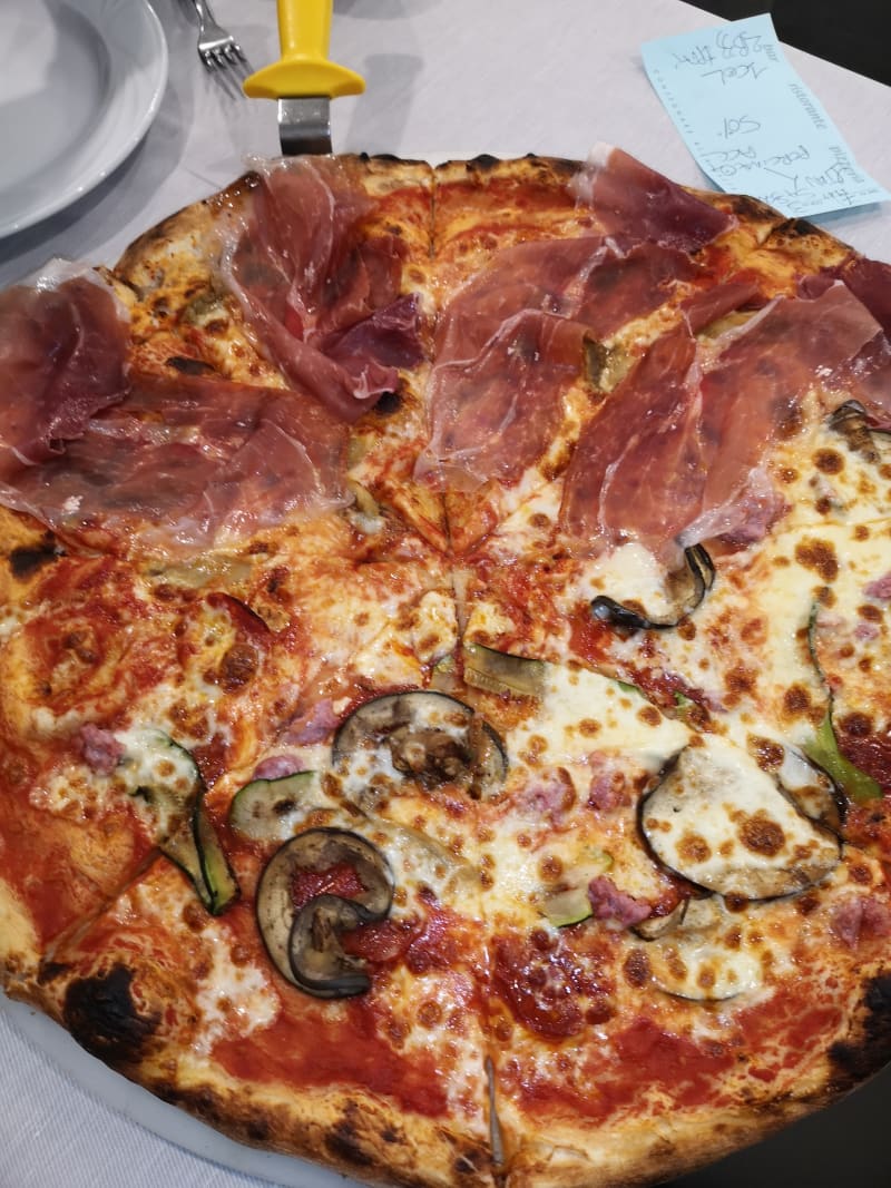 Ristorante Pizzeria Grotta Azzurra a Piacenza Menu, prezzi, immagini