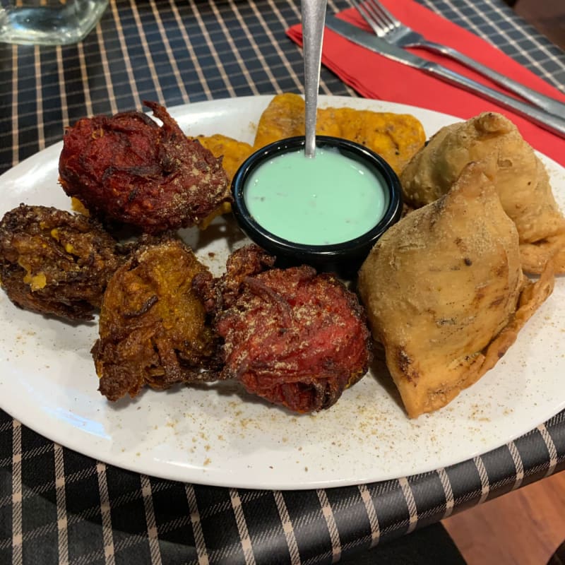 Vegetarian platter - Spice Hub Indian and Pakistani Cuisine, Surry Hills (NSW)
