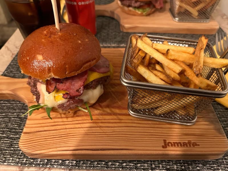 Cosmopolitan Burger, Lisbon