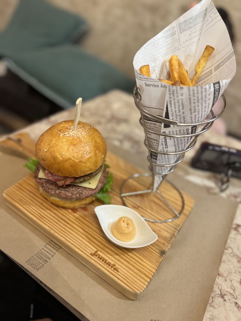 Tuesday Special: Hamburger de Frango & Coke - Tasca Portuguesa